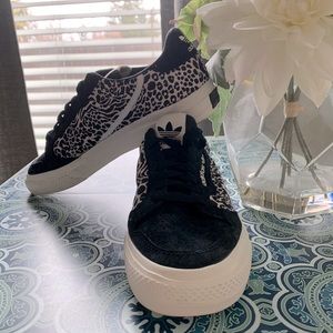 Adidas woman sneakers